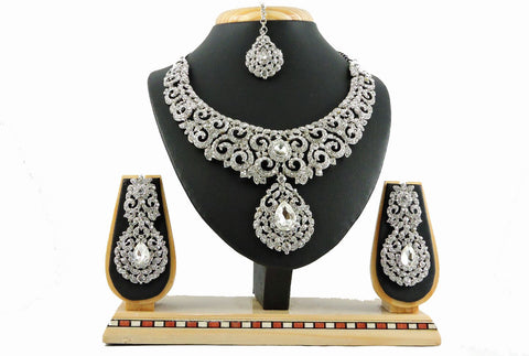 Vatsalya Creation Traditional Alloy Jewel Set