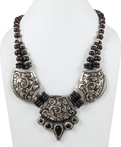 Vinnis Pretty Please Metal, Acrylic, Alloy Necklace